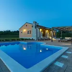 Elida Villa